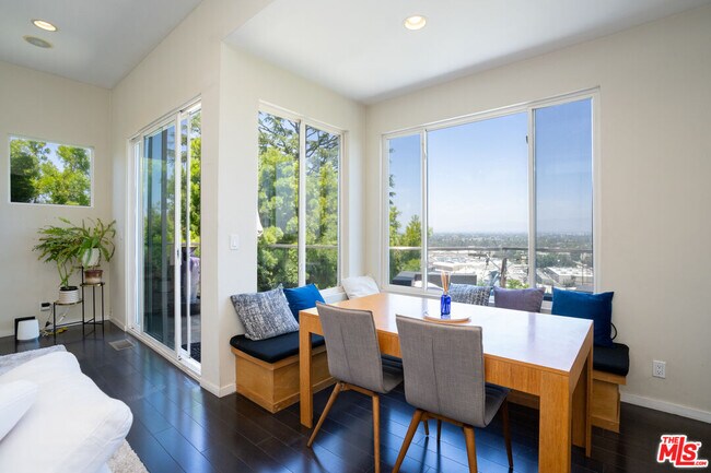 Building Photo - 3865 Buena Park Dr