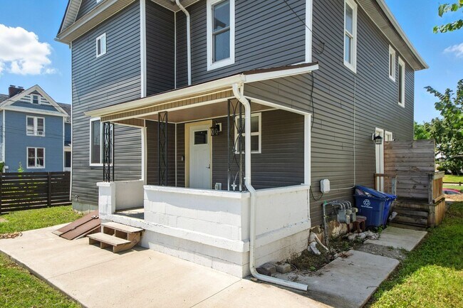 Building Photo - 166-170-170 Dakota Ave