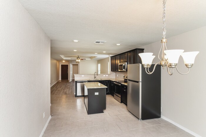 Building Photo - 10418 Castello Cyn
