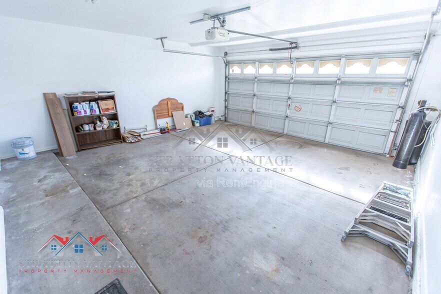Building Photo - 16229 N 10th Ave