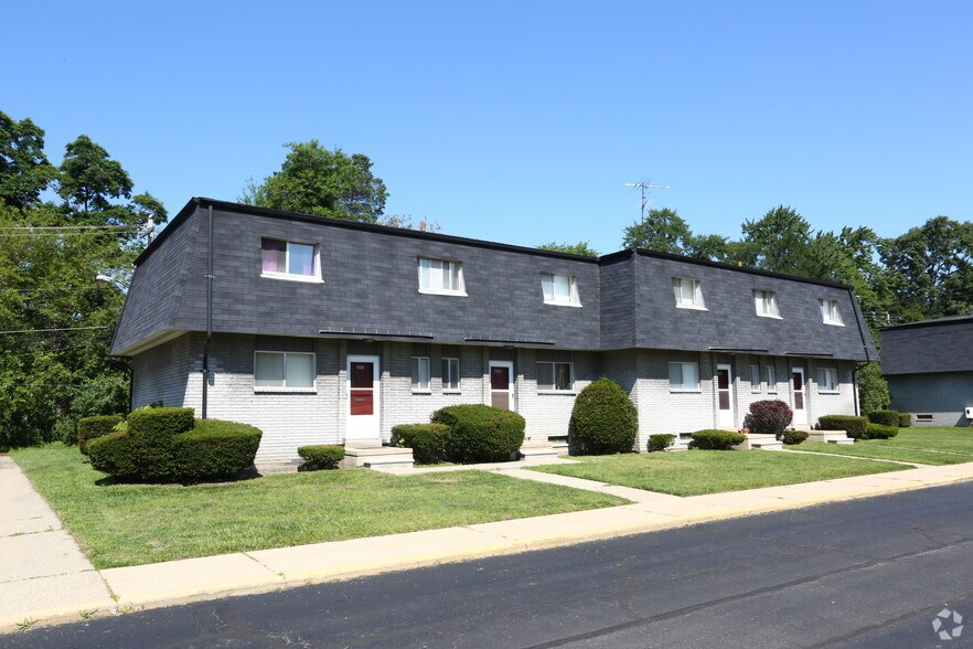 Willow Creek Apartments 1673 Fairwood Dr Westland MI 48185