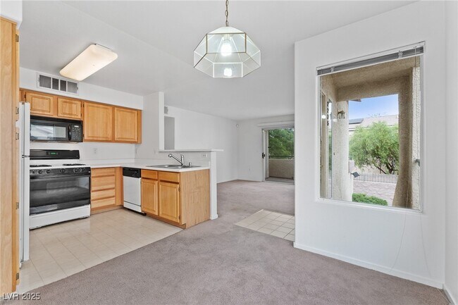 Building Photo - 5710 E Tropicana Ave