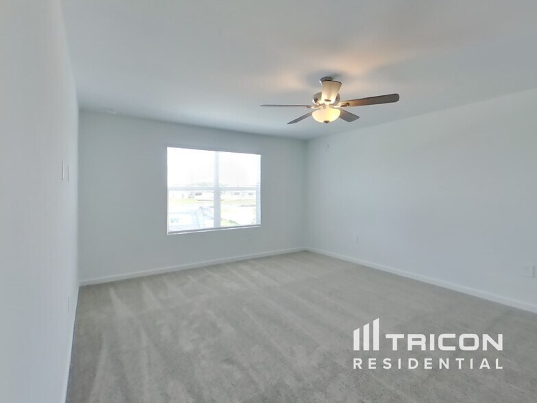 Building Photo - 5648 Gingham Dr
