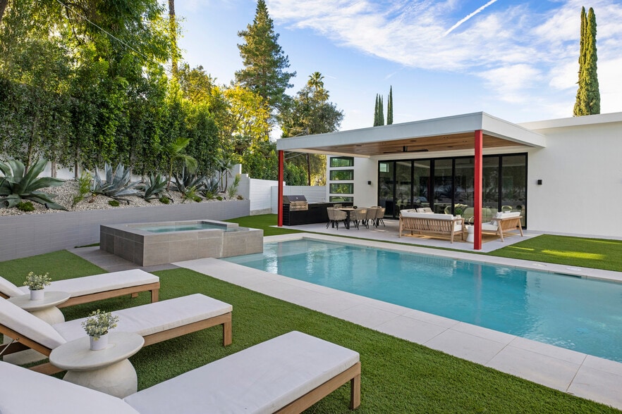 Building Photo - 22020 Alizondo Dr