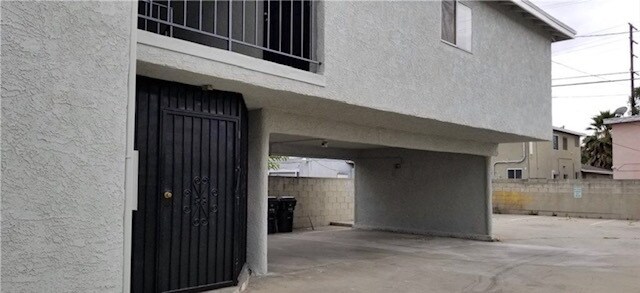 Building Photo - 2728 Exposition Pl