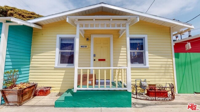 Primary Photo - 402 N Venice Blvd