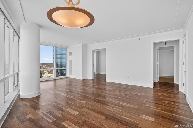 Building Photo - 1 Renaissance Square