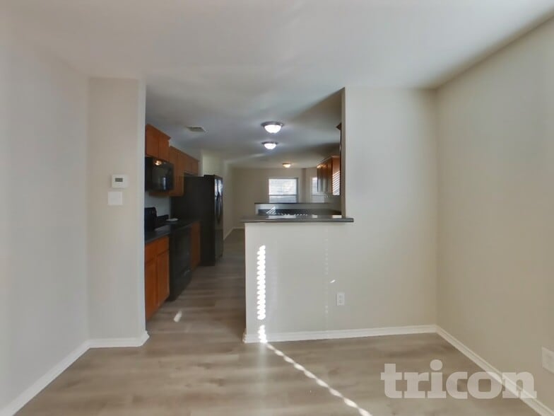 Building Photo - 10411 Trotters Bay