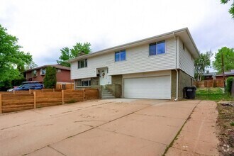 Building Photo - 4 BED 3 BATH HOUSE NEAR CREAK PARK!!!