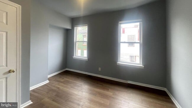 Building Photo - 1235 W Hazzard St