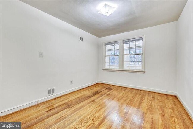 Building Photo - 7814 Tilbury St