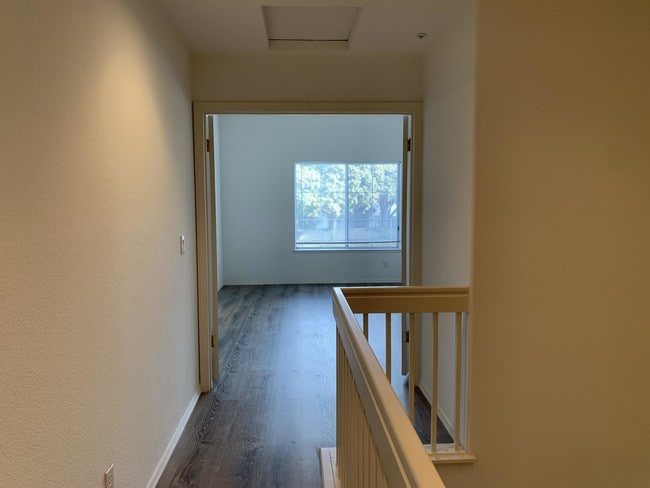 Building Photo - 563 Shoal Cir