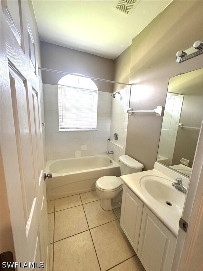 Building Photo - 286 Justene Cir