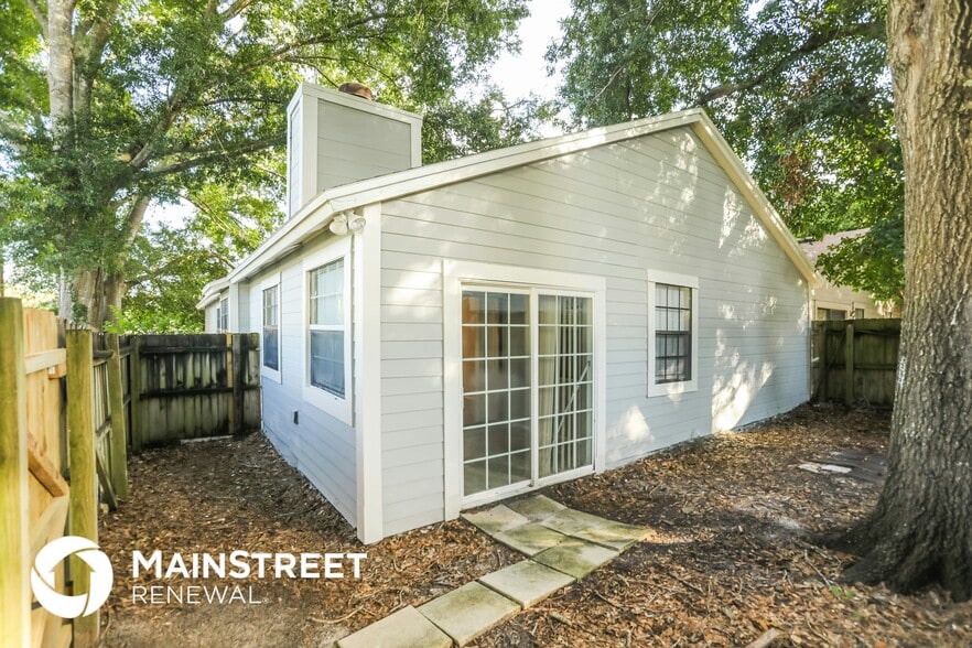 Building Photo - 548 Portland Cir