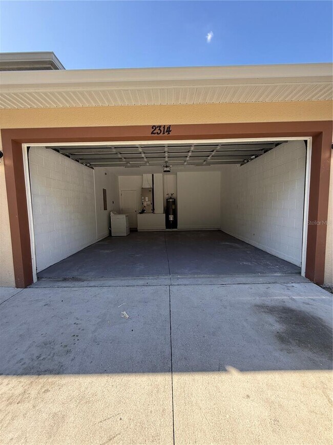 Building Photo - 2314 Apache Ave