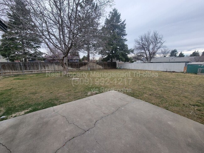 Building Photo - 3704 S Vancouver St