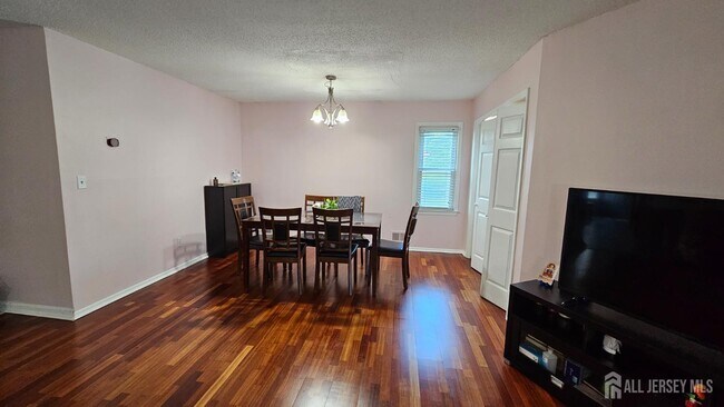 Building Photo - 9 Sandpiper Dr