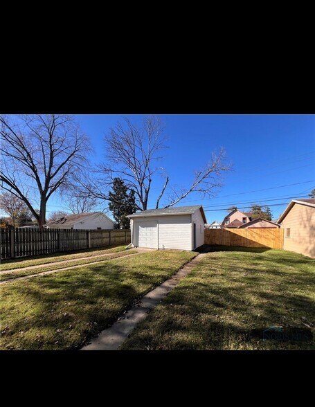 New garage - 476 Shasta Dr