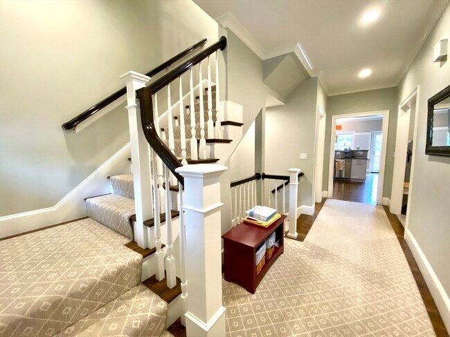 Building Photo - 38 Troy Ln