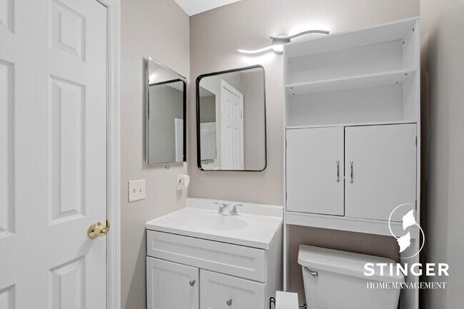 Building Photo - 16 Quail Ridge Cir N