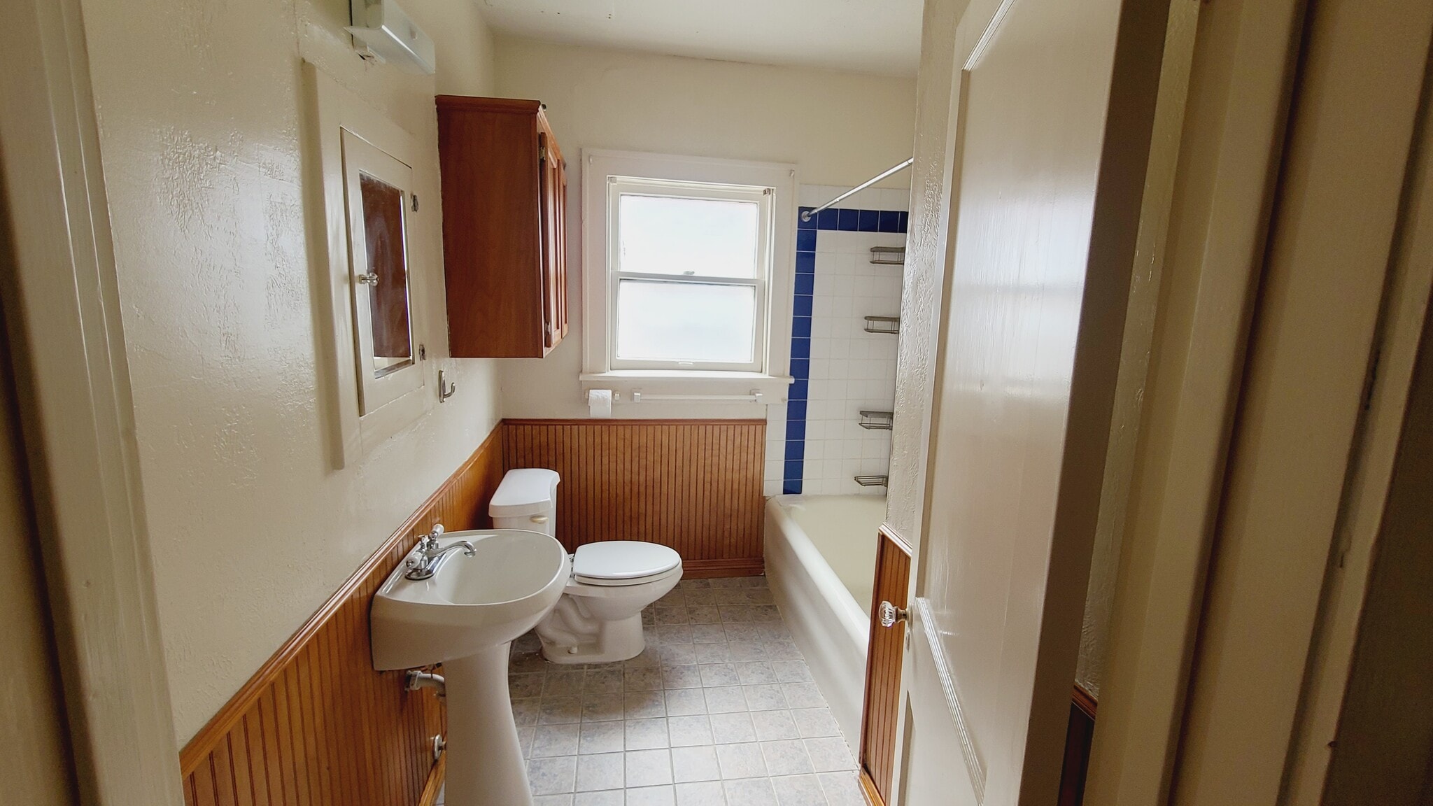 Building Photo - 1610 Castle Ct