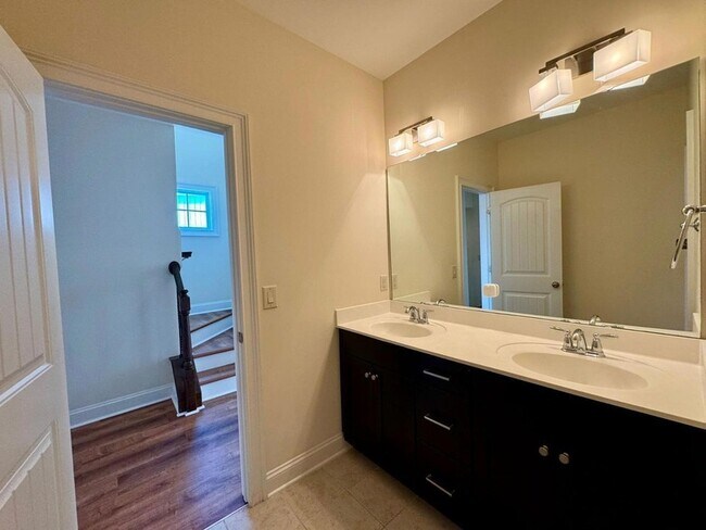 Building Photo - 563 Balsam Fir Dr