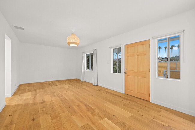 Building Photo - 3448 Casitas Ave