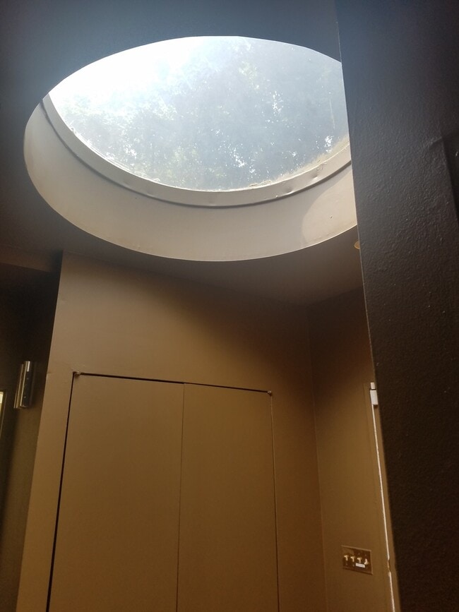 Building Photo - Single Family Home within walking distance to Quinnipiac