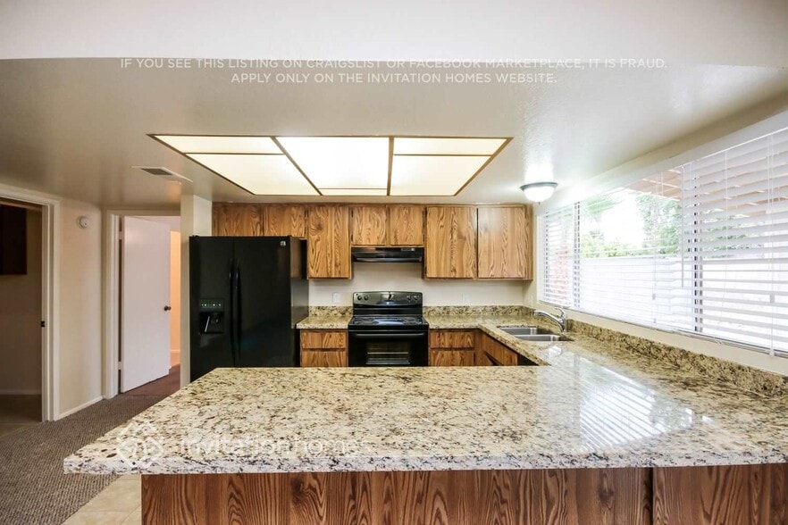 Building Photo - 3630 W Carla Vista Dr