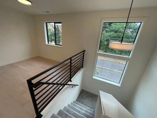 Building Photo - 4Bd/2.5Ba Corner Home in Desireable Portsmouth Neighborhood ~ Newly Built, Quartz Countertops, Si...