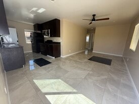 Building Photo - 4858 Palm Ave