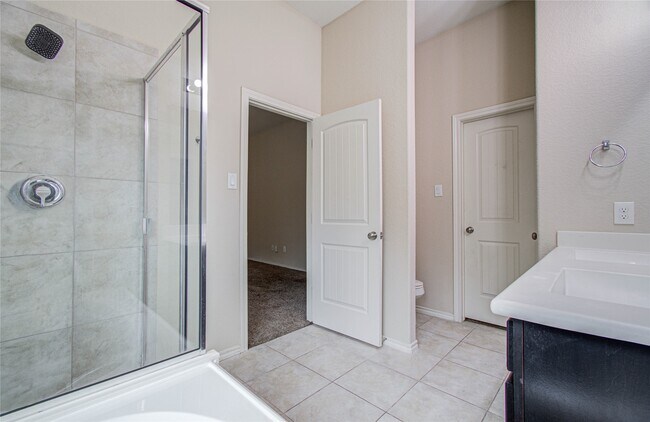 Building Photo - 1418 Spencer Glen Ln