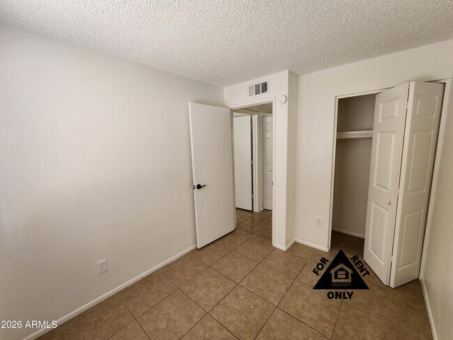 Building Photo - 3120 N 67th Ln