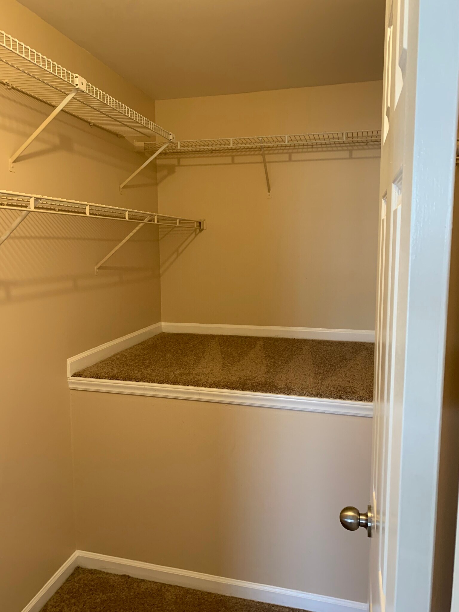 Building Photo - 5708 Chapman Mill Dr