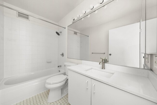 Building Photo - 401 E Ontario St