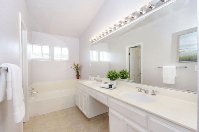 Building Photo - 4633 Hampton Falls Pl
