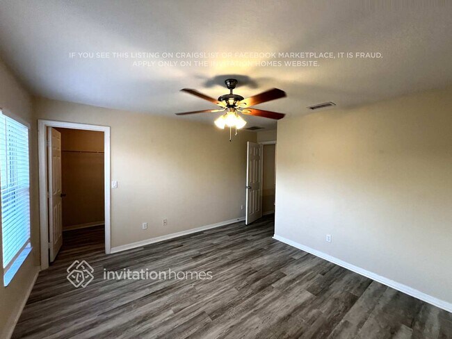 Building Photo - 391 SW Millard Dr