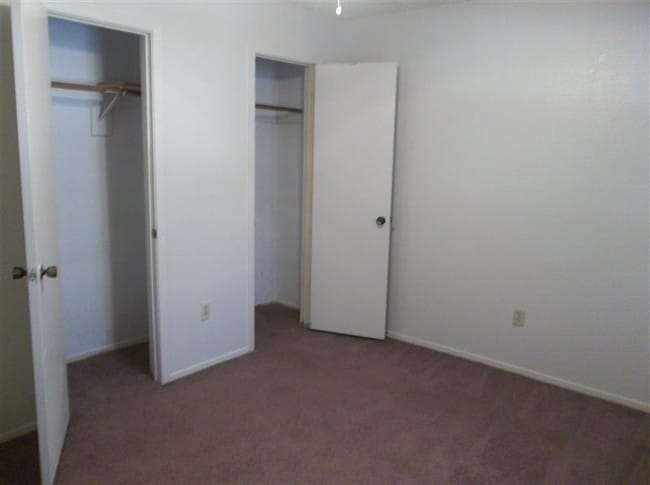 Building Photo - 2 br, 1 bath  - West Apartments