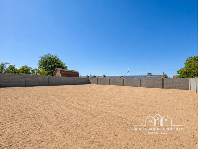 Building Photo - “Spacious 4-Bedroom, 2-Bath Home with Solar Panels in Yuma”
