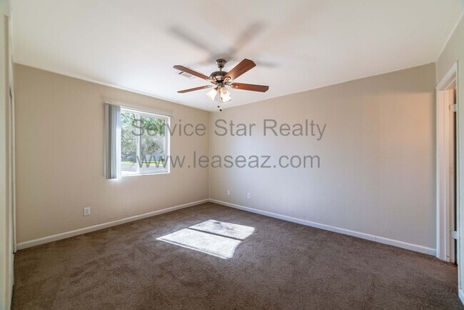 Building Photo - 507 S Hunt Dr