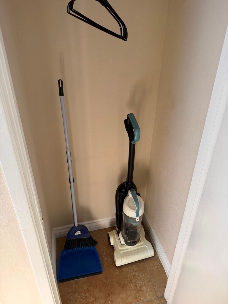 Building Photo - 8889 Caminito Plaza Centro