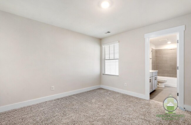 Building Photo - 157 Bromes Wy