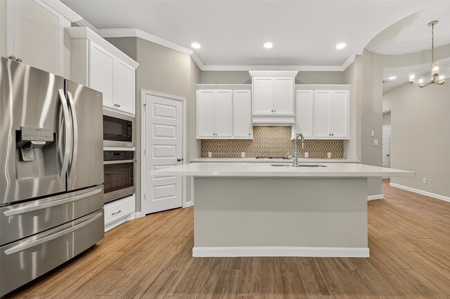 Building Photo - 381 Andes Dr