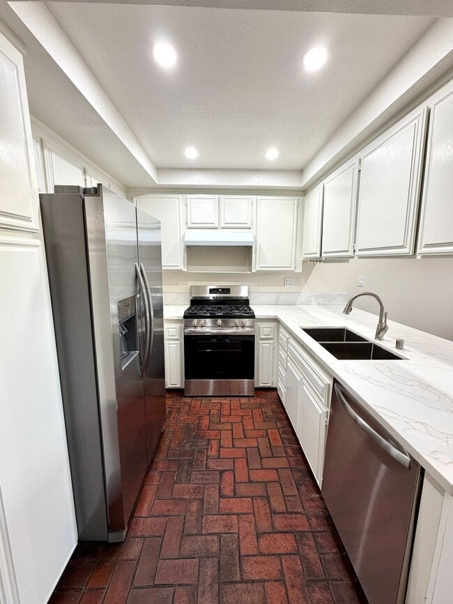 Building Photo - Claremont PUD For Lease