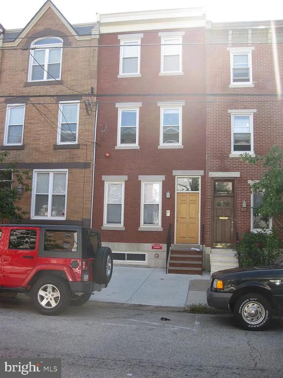 Building Photo - 827 Corinthian Ave