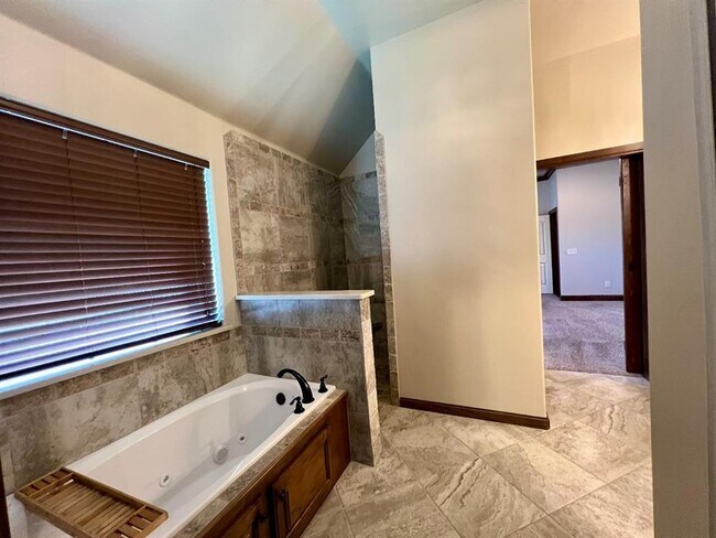 Building Photo - 11748 SW 25th Terrace