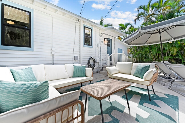 Building Photo - 721 Dobbins St