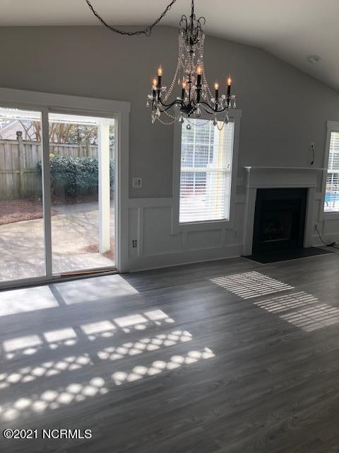 Building Photo - 825 Royal Bonnet Ct