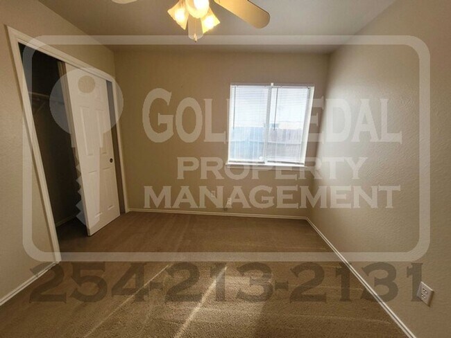 Building Photo - Charming 4-Bed, 2-Bath now available for r...
