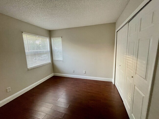 Building Photo - Dockside 2 bed/ 2 bath with Scenic Balcony